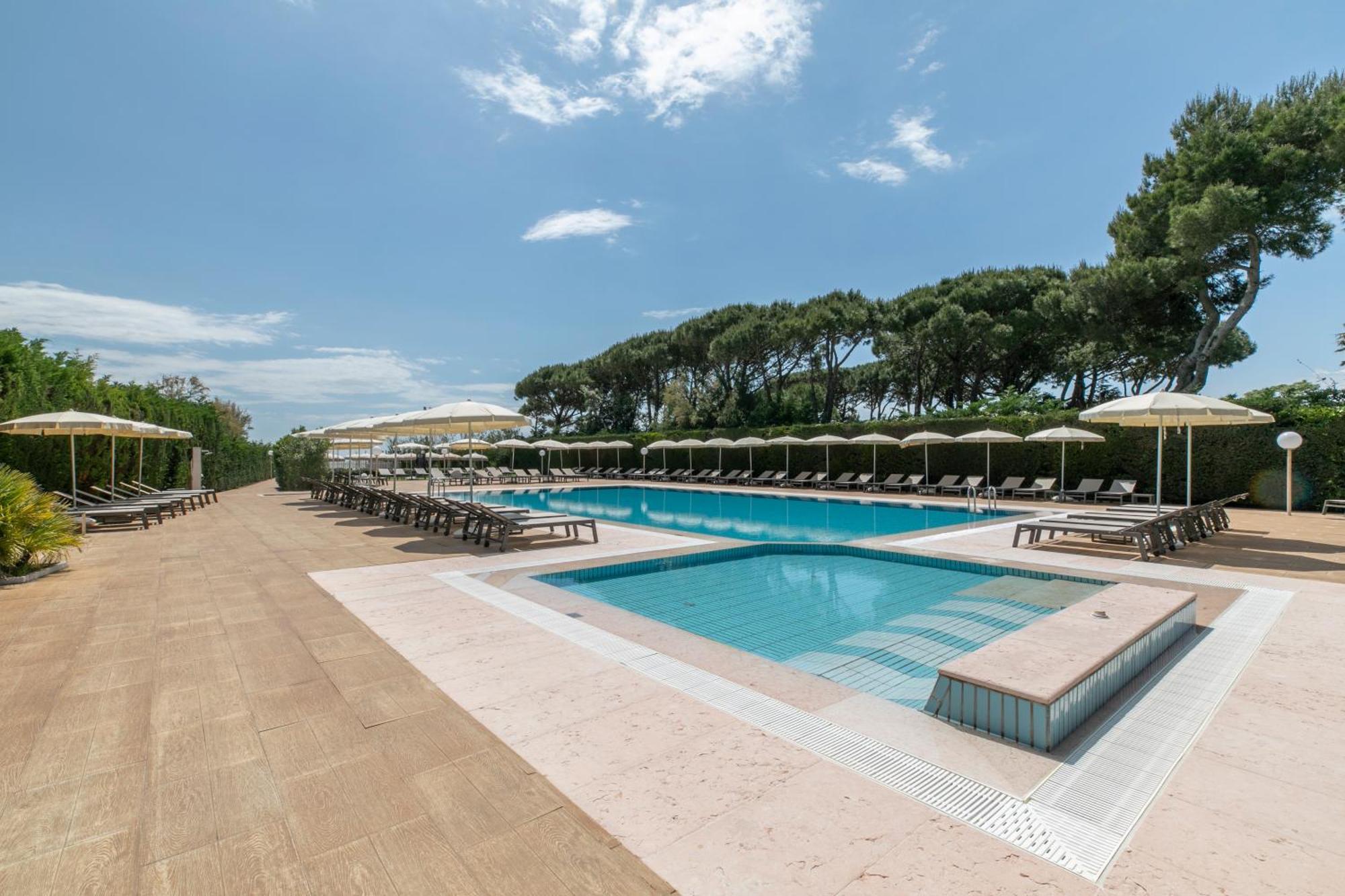Hotel Gallia & Resort Lido di Jesolo Exterior photo