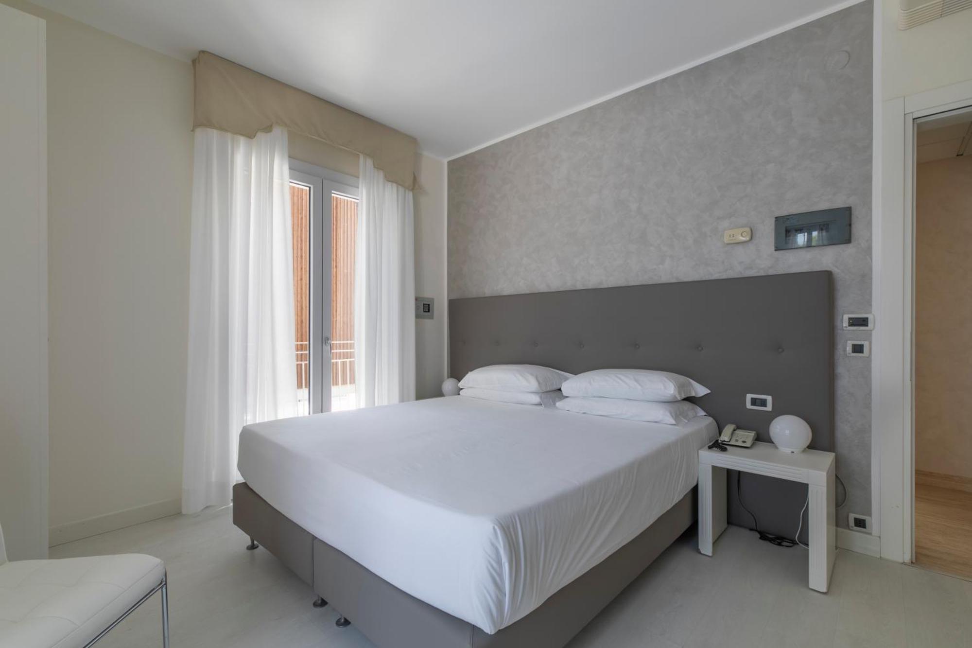 Hotel Gallia & Resort Lido di Jesolo Exterior photo